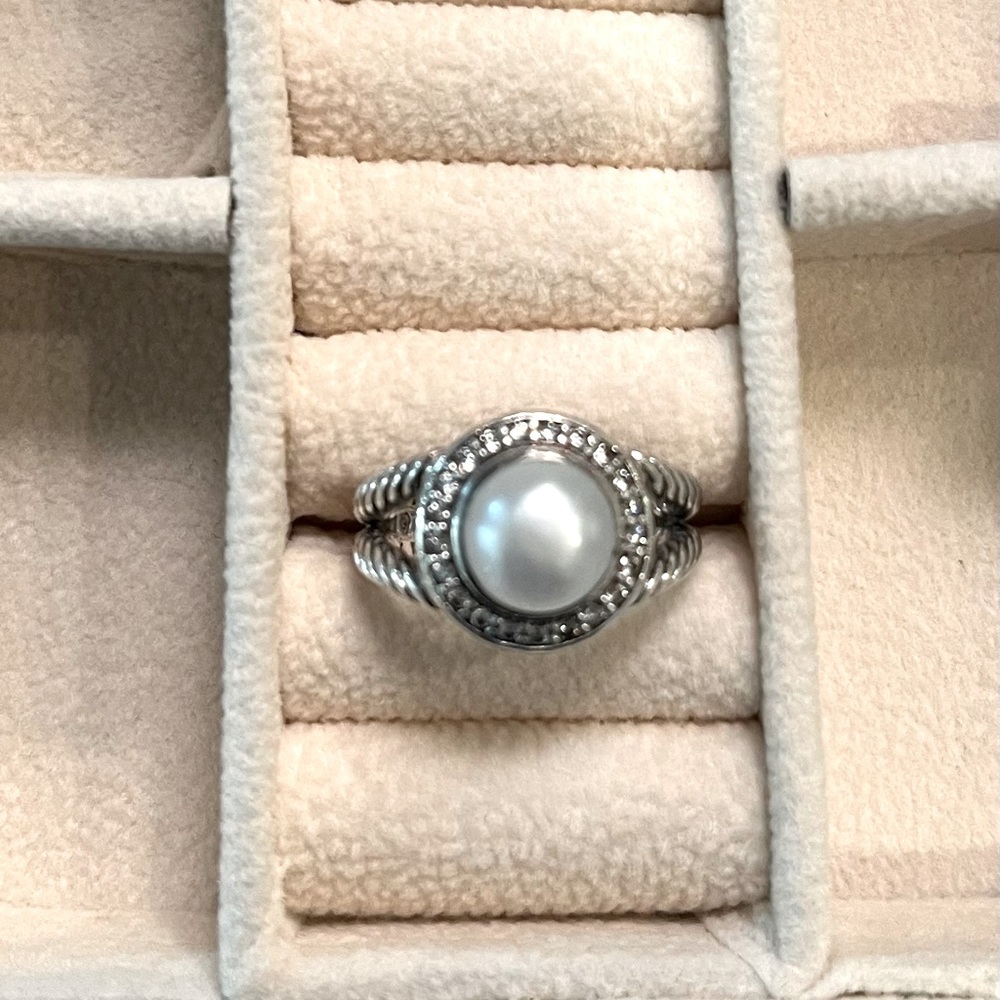 David Yurman Albion Pearl ring with pave diamonds